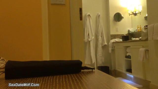 Milf hotel bathroom cam