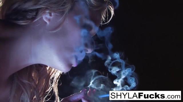 The smoking fetish of sexy shyla