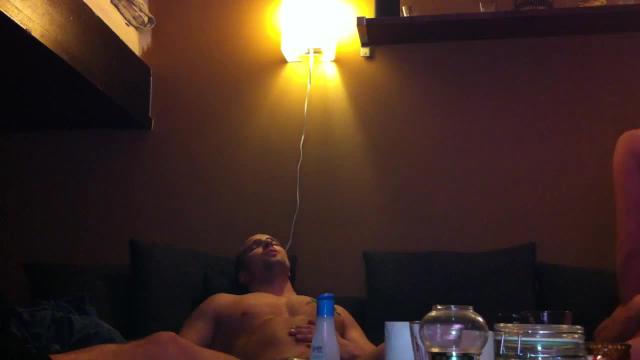 Fumando espero a la puta que yo quiero