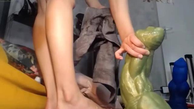 Blond destroys her asshole